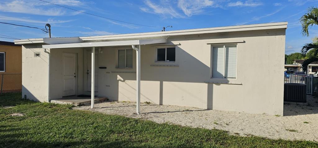 634 West 35th Street Hialeah, FL 33012 - Photo 4 of 5