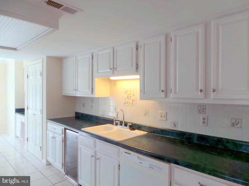 738 Bellefield Road, Unit 99 Dowell, MD 20629 - Photo 8 of 30 Ceramic Tile Back Splash