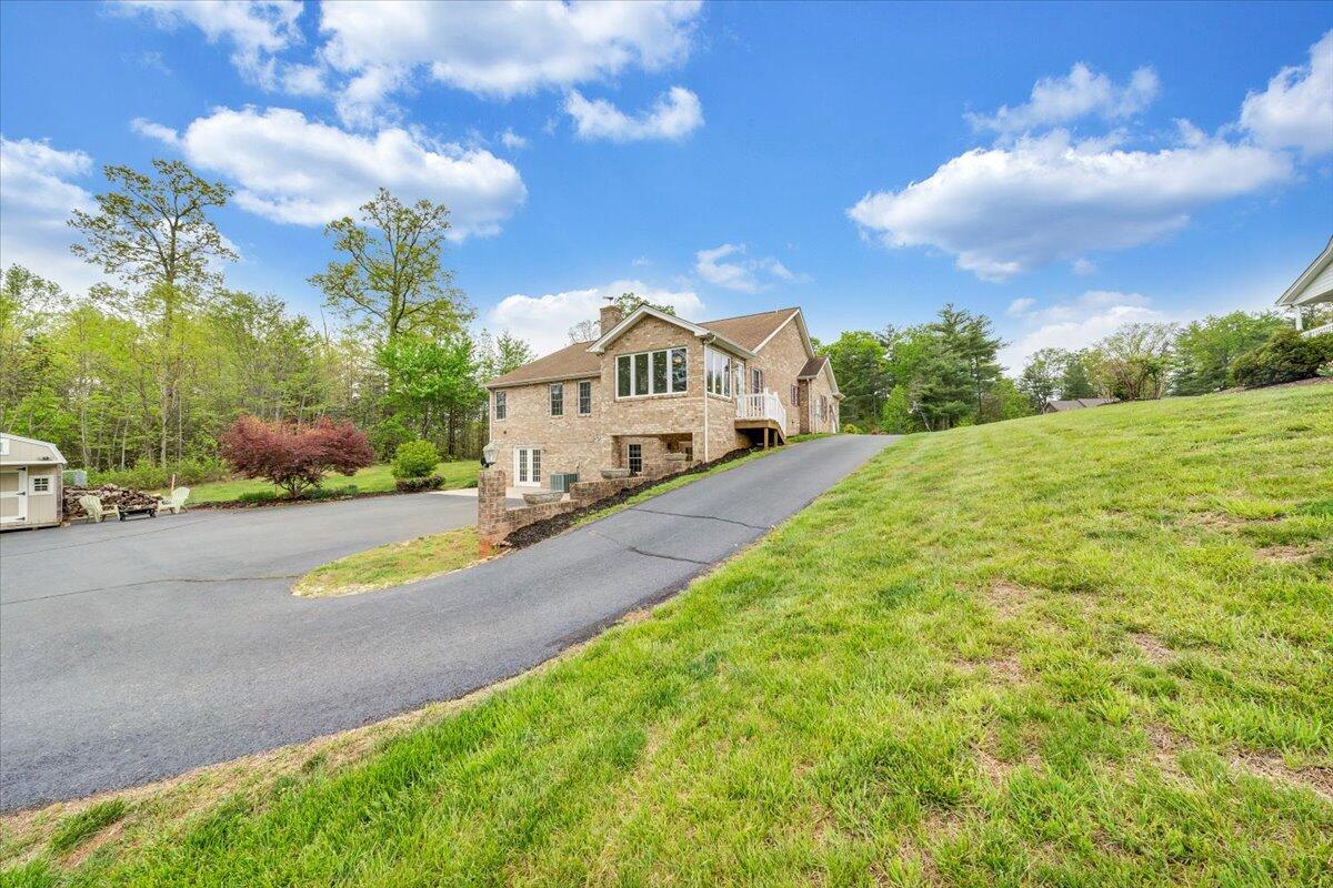 98 Shanleys Loop Ferrum, VA 24088 - Photo 54 of 63 54-MIB09290