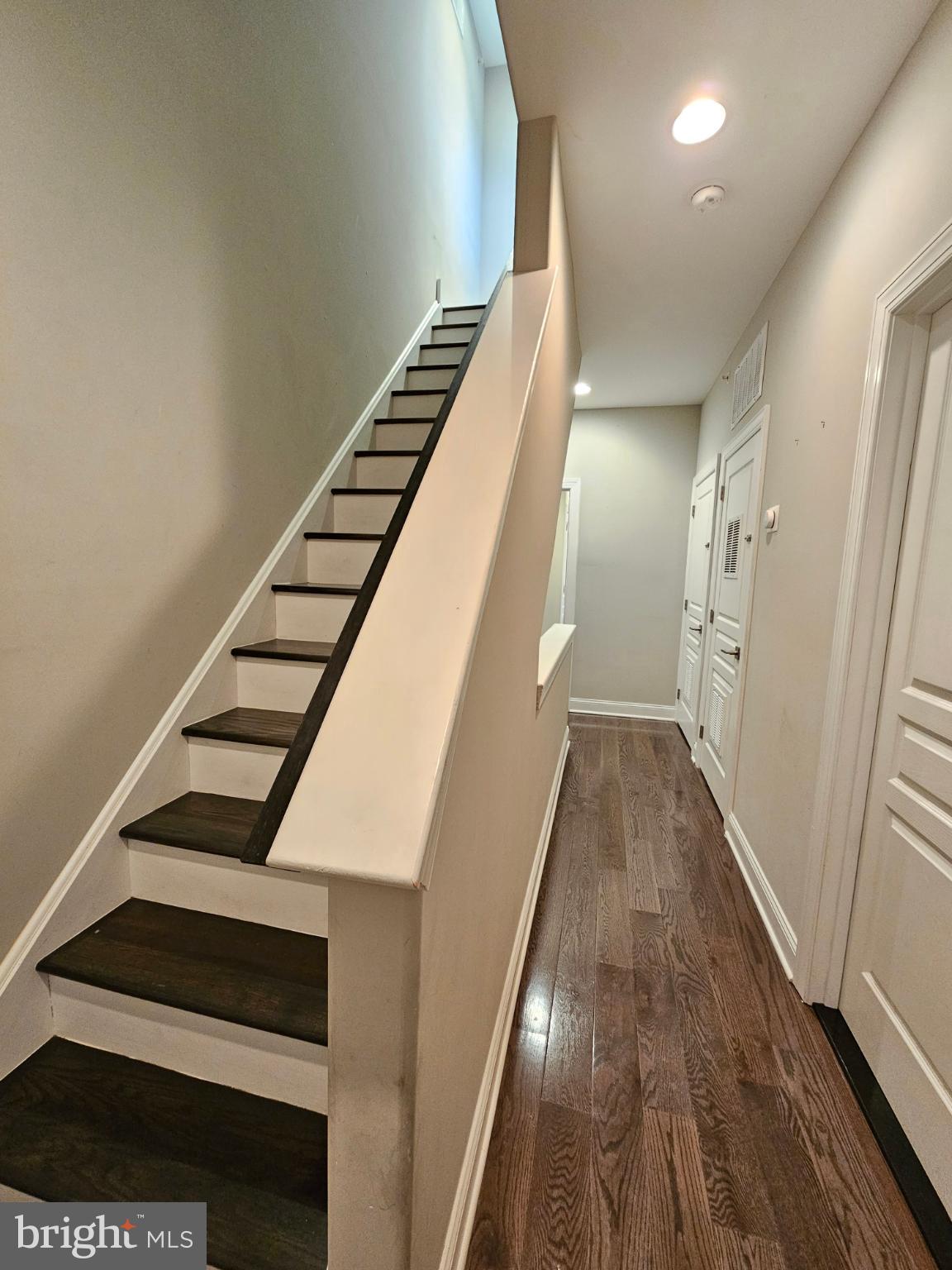 742-00 Master Street, Unit 2 Philadelphia, PA 19122 - Photo 9 of 17 a view of entryway