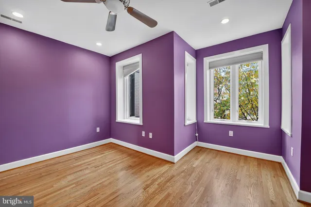 a view of empty room with window