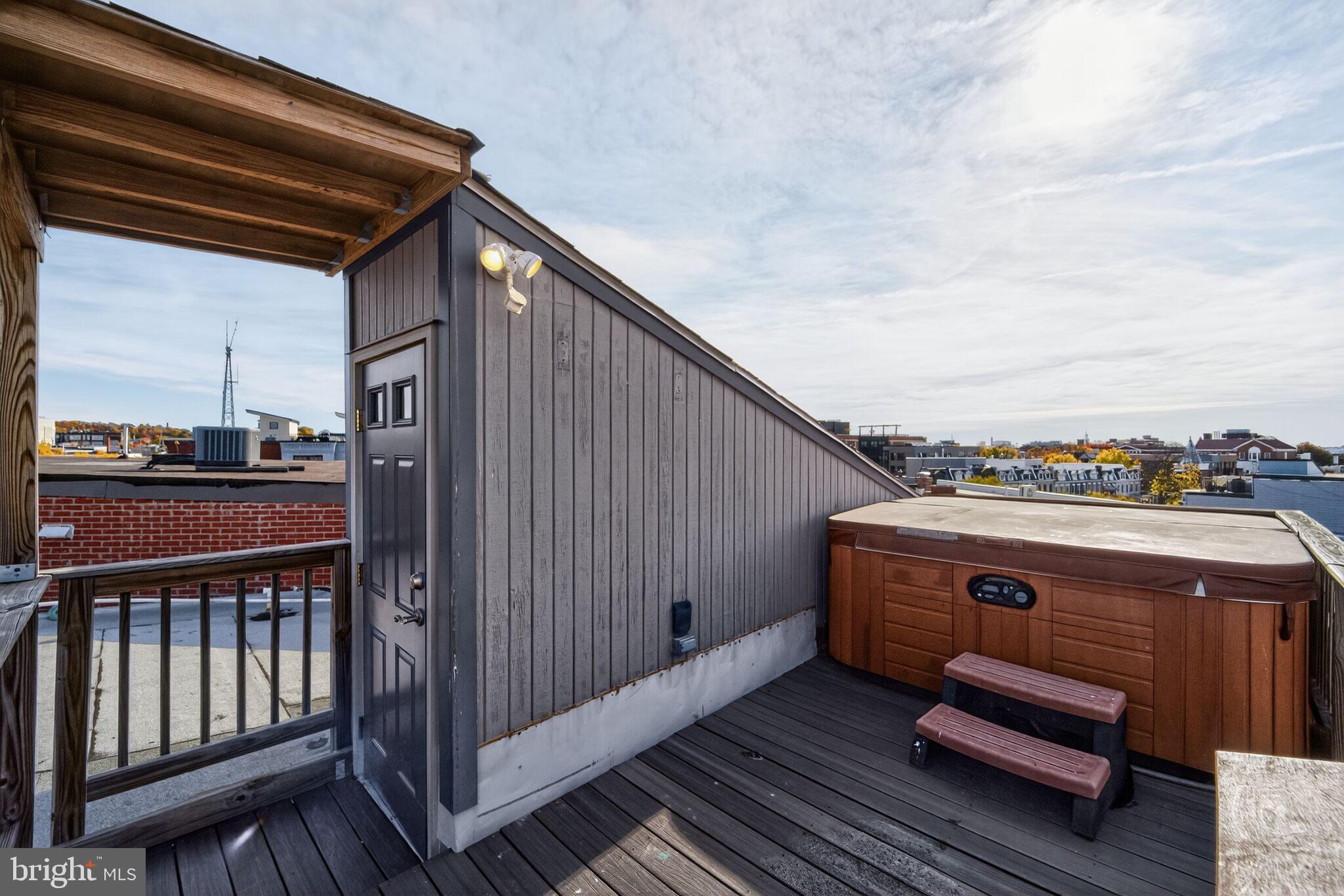 1000 Park Road Northwest Washington, DC 20010 - Photo 18 of 30 a view of city from balcony