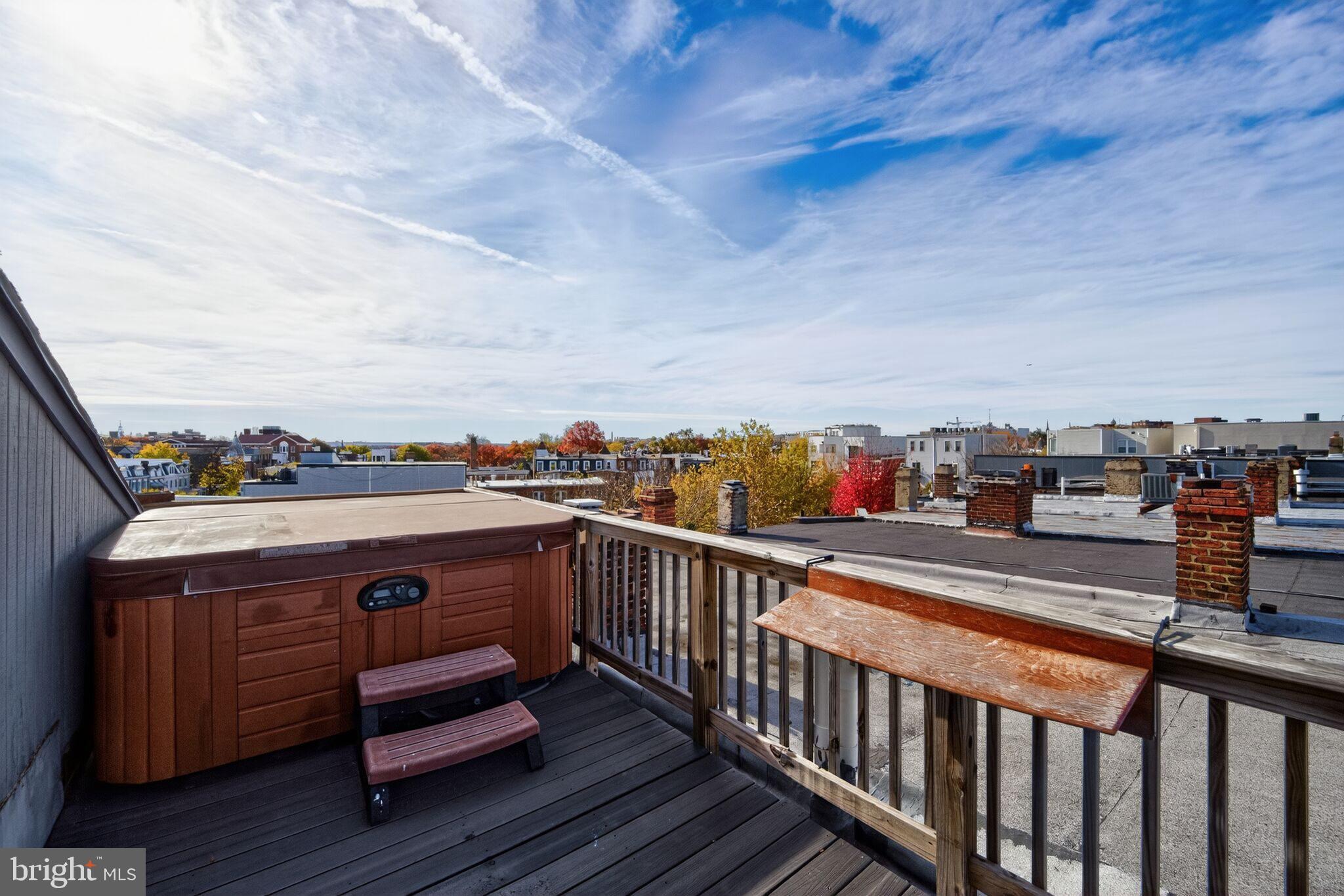 1000 Park Road Northwest Washington, DC 20010 - Photo 2 of 30 a view of city from balcony