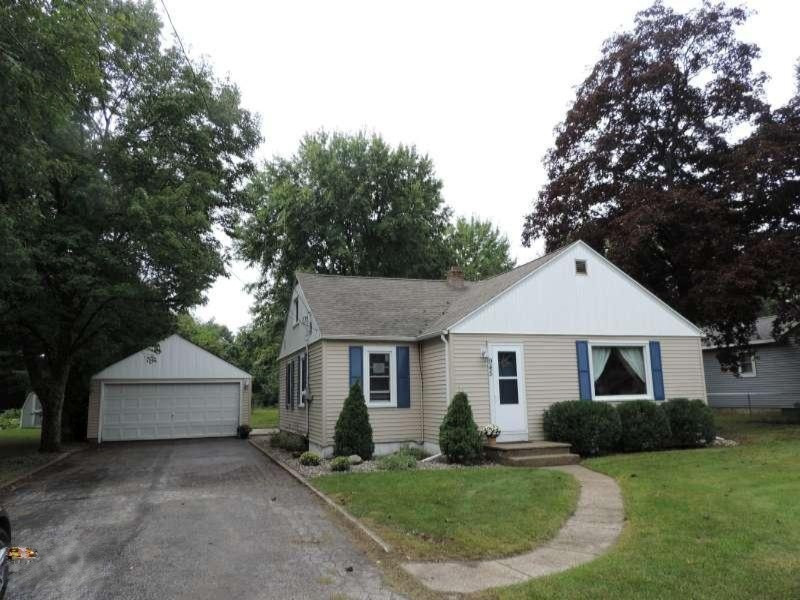 945 West Hile Road Muskegon, MI 49441 - Photo 1 of 10 DSCN6045