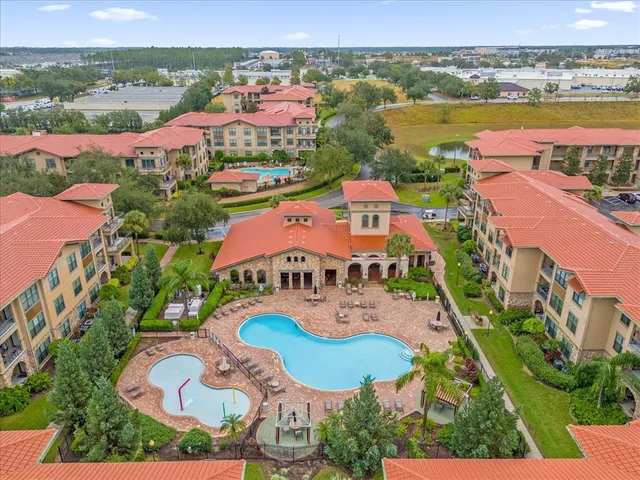 $239,900 | 907 Charo Parkway, Unit 932, Davenport, FL 33897