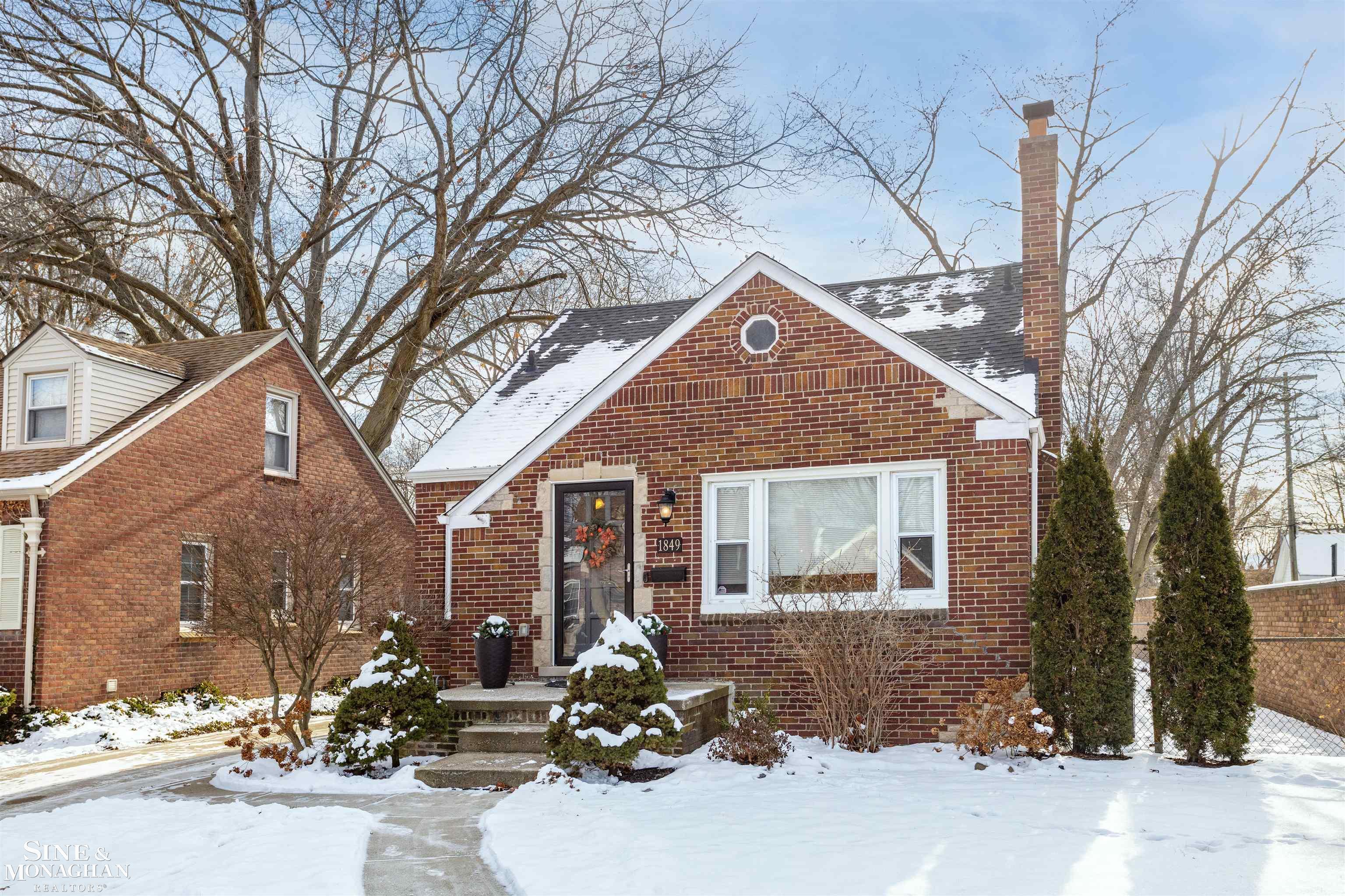 1849 Hampton Road Grosse Pointe Woods, MI 48236 - Photo 2 of 42
