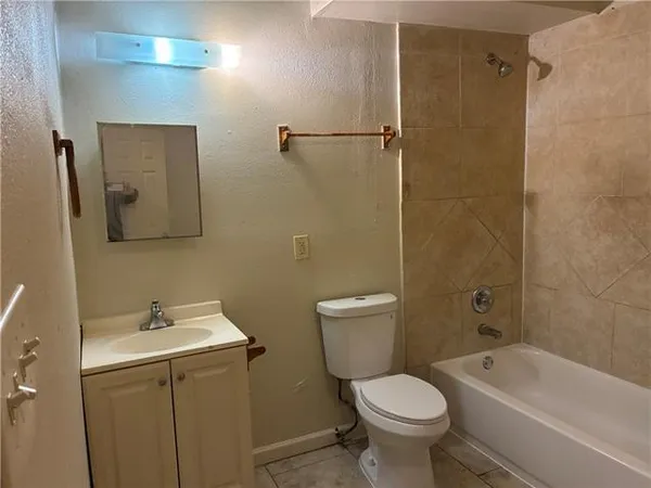 $2,000 | 2320 Amelia Street, New Orleans, LA 70115