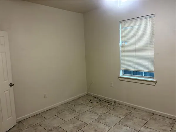 $2,000 | 2320 Amelia Street, New Orleans, LA 70115
