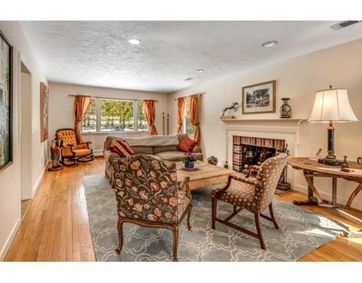 11 Oxbow Road Wayland, MA 01778 - Photo 4 of 27 Gallery Image 4