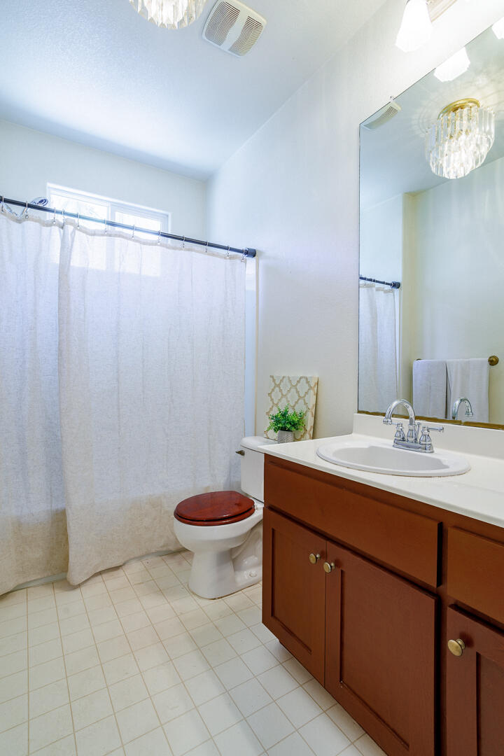 2563 Riviera Court Tulare, CA 93274 - Photo 6 of 27