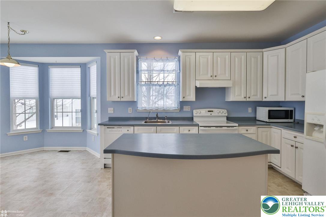 2064 Kingsview Road Lower Macungie Township, PA 18062 - Photo 31 of 71