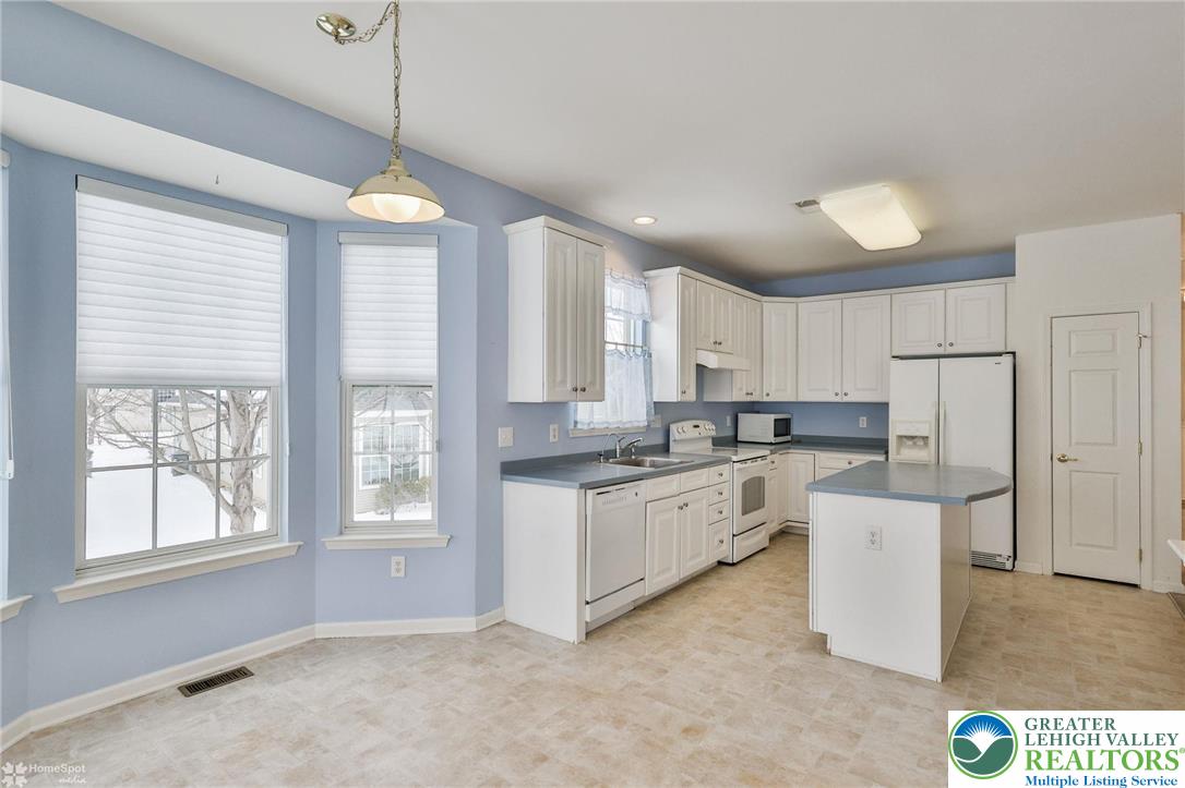 2064 Kingsview Road Lower Macungie Township, PA 18062 - Photo 40 of 71