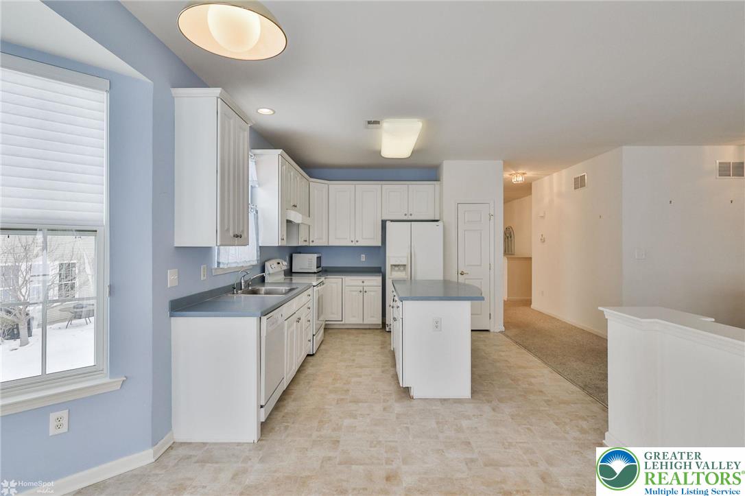 2064 Kingsview Road Lower Macungie Township, PA 18062 - Photo 42 of 71