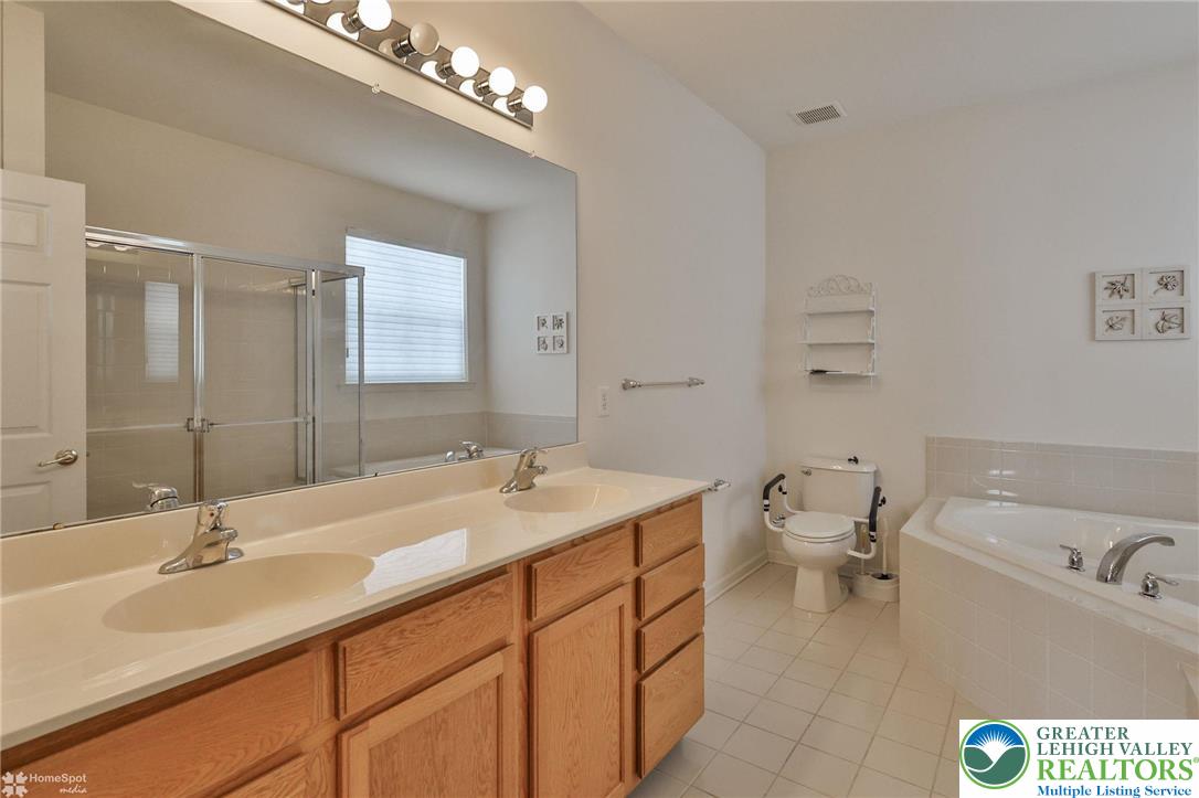 2064 Kingsview Road Lower Macungie Township, PA 18062 - Photo 56 of 71