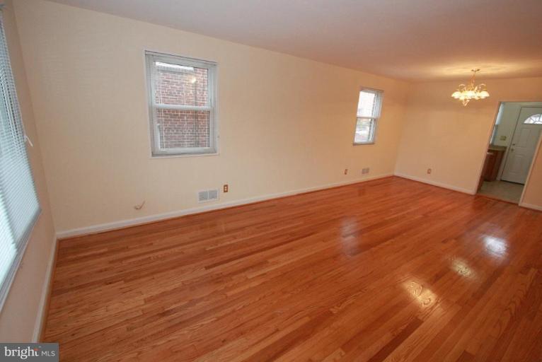 636 Riggs Road Northeast Washington, DC 20011 - Photo 6 of 24 Living Room