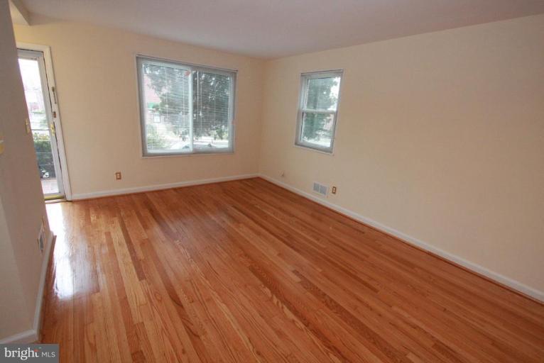 636 Riggs Road Northeast Washington, DC 20011 - Photo 7 of 24 Living Room #2