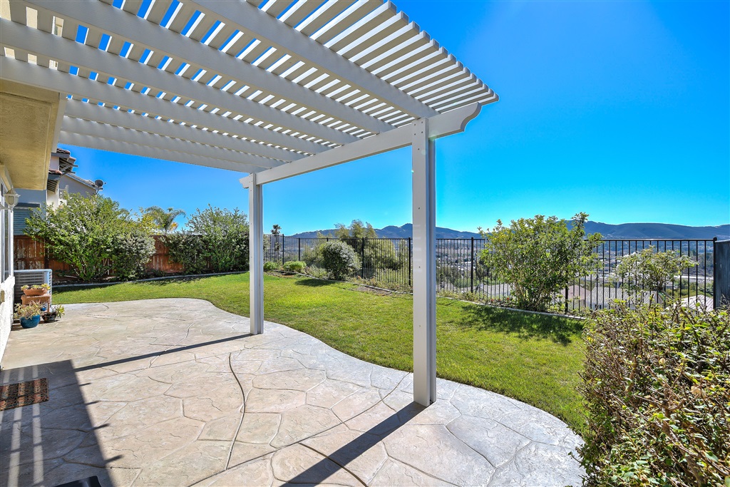 665 Helmsdale Road San Marcos, CA 92069 - Photo 2 of 25 Gallery Image 2