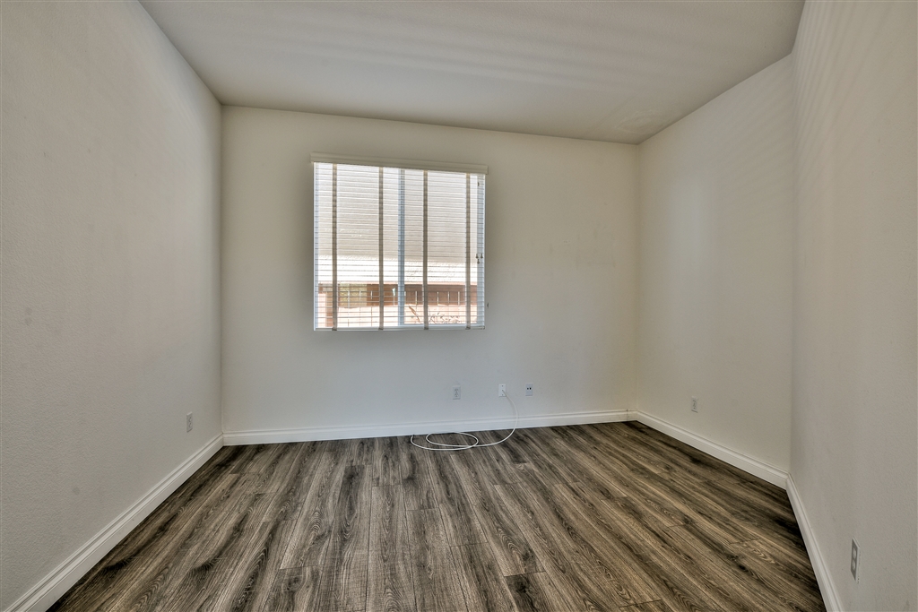 665 Helmsdale Road San Marcos, CA 92069 - Photo 12 of 25 Gallery Image 12