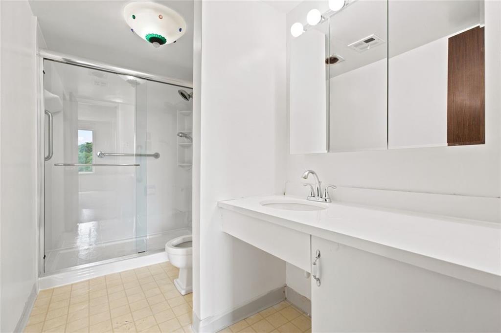 2160 Greentree Road, Unit 807W Pittsburgh, PA 15220 - Photo 17 of 30