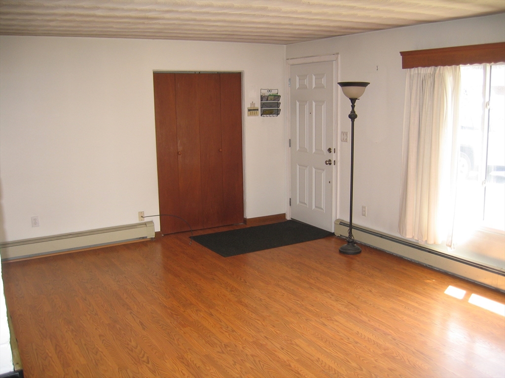84 Lowther Road Framingham, MA 01701 - Photo 2 of 16 Gallery Image 2