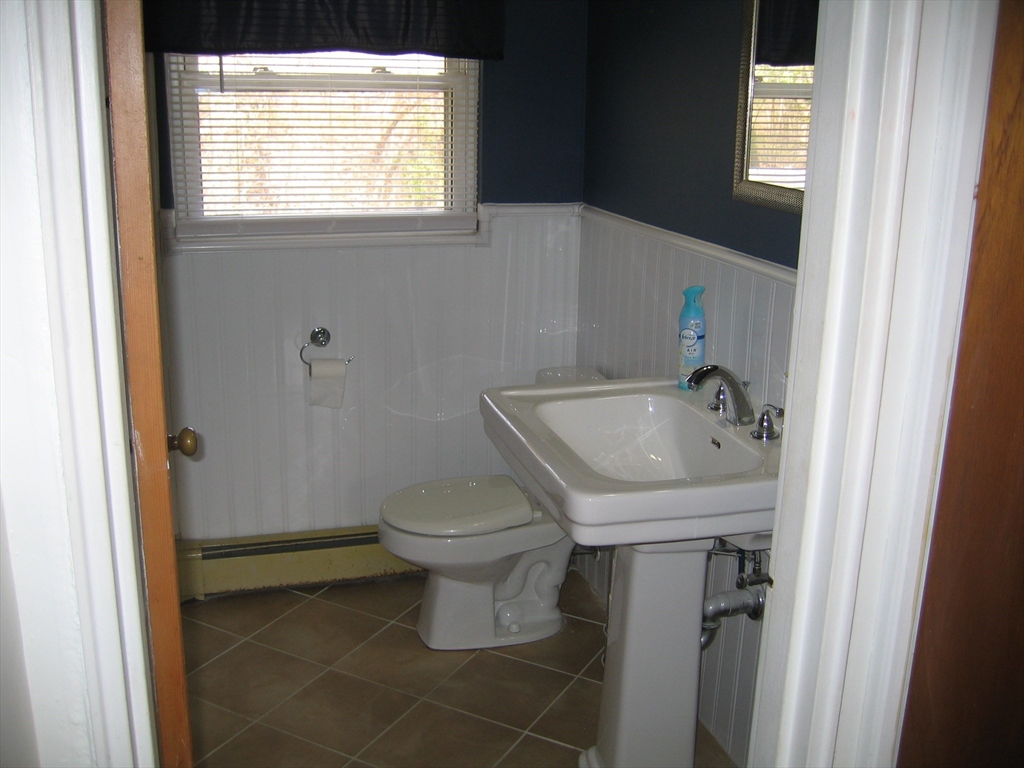 84 Lowther Road Framingham, MA 01701 - Photo 8 of 16 Gallery Image 8