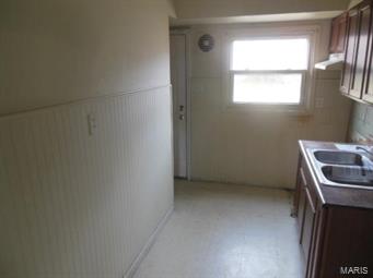 153 Cameron Road St. Louis, MO 63137 - Photo 5 of 10
