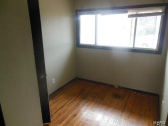 153 Cameron Road St. Louis, MO 63137 - Photo 6 of 10