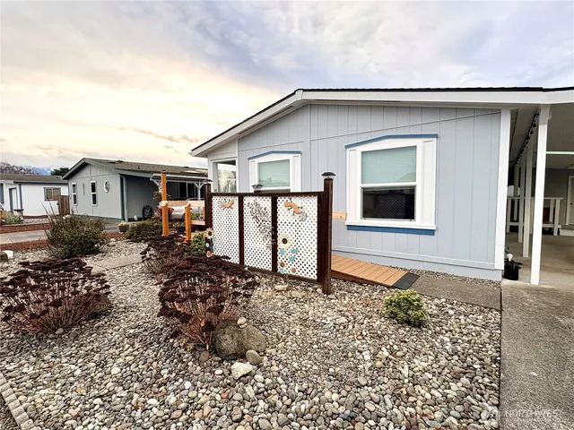 $209,000 | 325 North 5th Avenue, Unit 5, Sequim, WA 98382