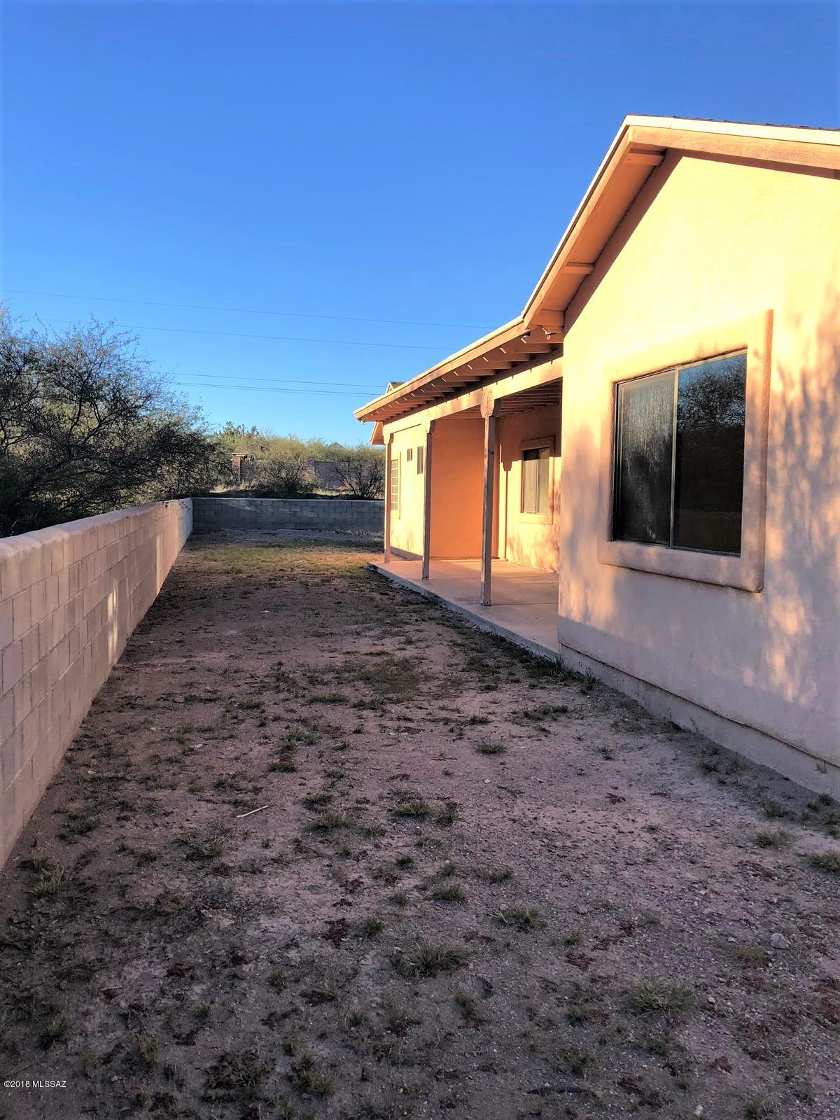 943 Circulo Tumbleweed Rio Rico, AZ 85648 - Photo 3 of 44