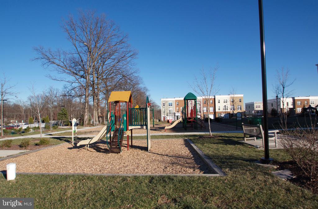 2144 Little Sorrel Way Silver Spring, MD 20902 - Photo 27 of 31 a view of a park
