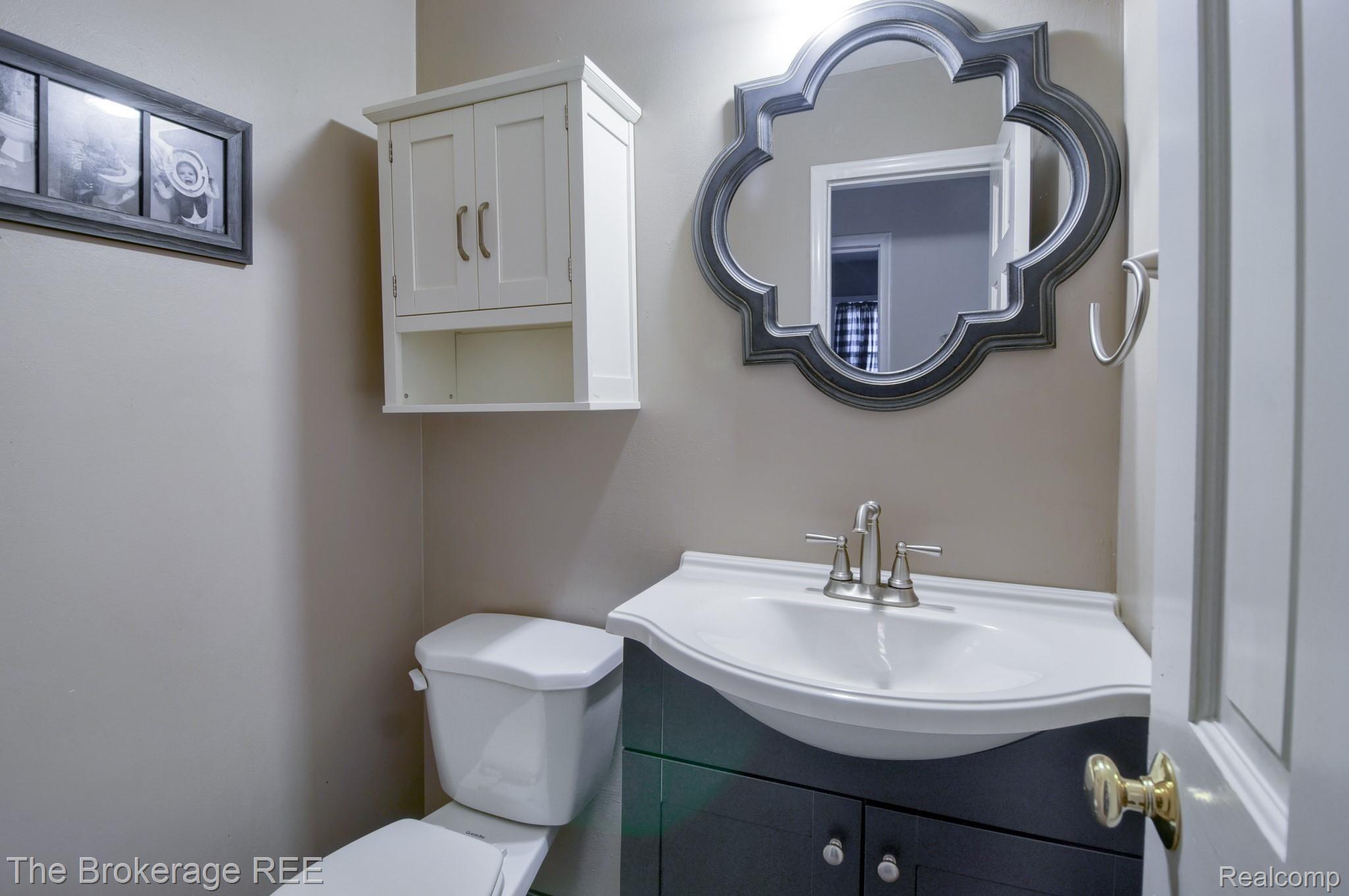 6121 Kings Shire Road Grand Blanc, MI 48439 - Photo 18 of 42 SD3_5315-HDR(5).jpg