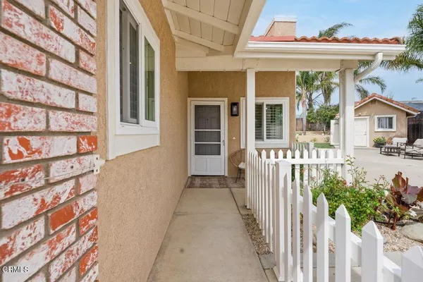 $939,000 | 215 Apple Avenue, Ventura, CA 93004