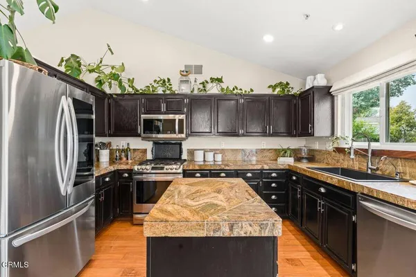 $939,000 | 215 Apple Avenue, Ventura, CA 93004