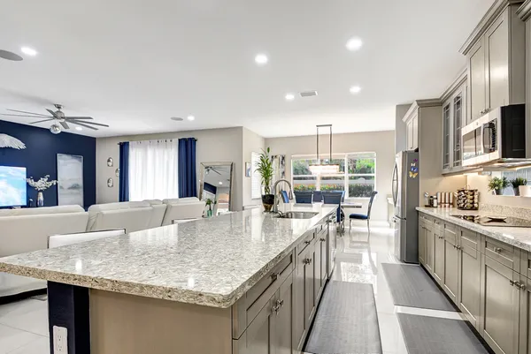 $7,500 | 8952 Cypress Grove Lane, Royal Palm Beach, FL 33411