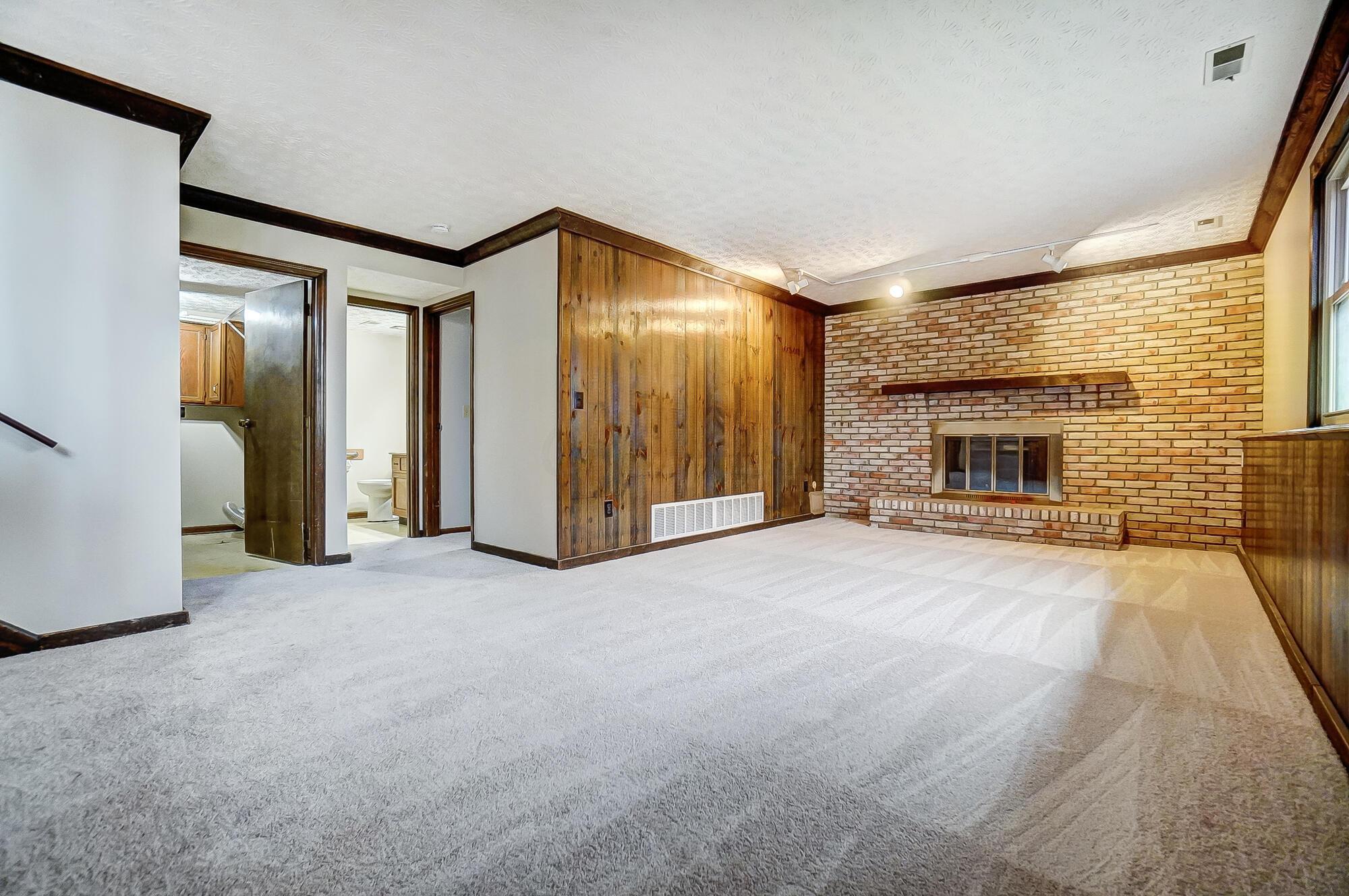 91 Lawrence Road Westerville, OH 43081 - Photo 32 of 50 037