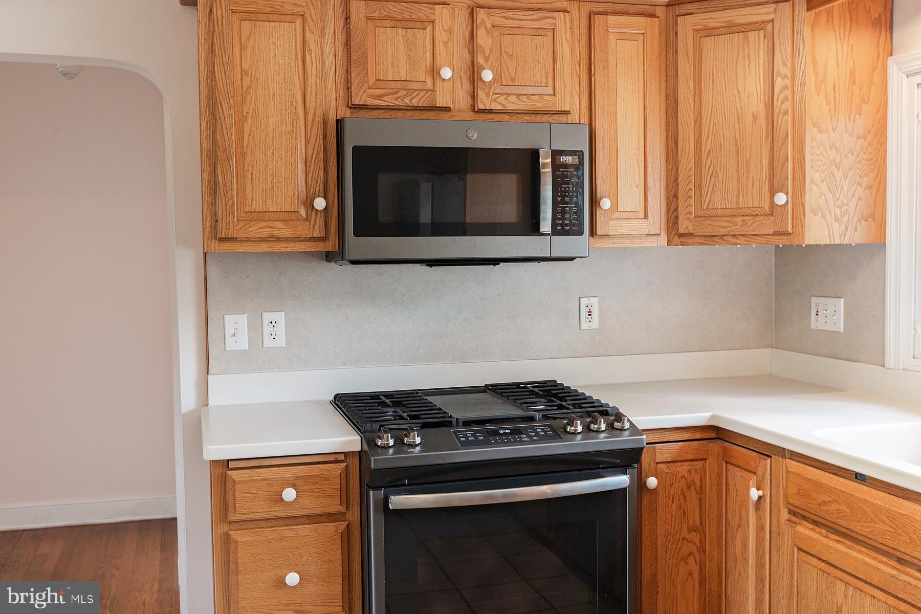2037 Stone Mill Road Lancaster, PA 17603 - Photo 27 of 72 gas cooking and built in microwave