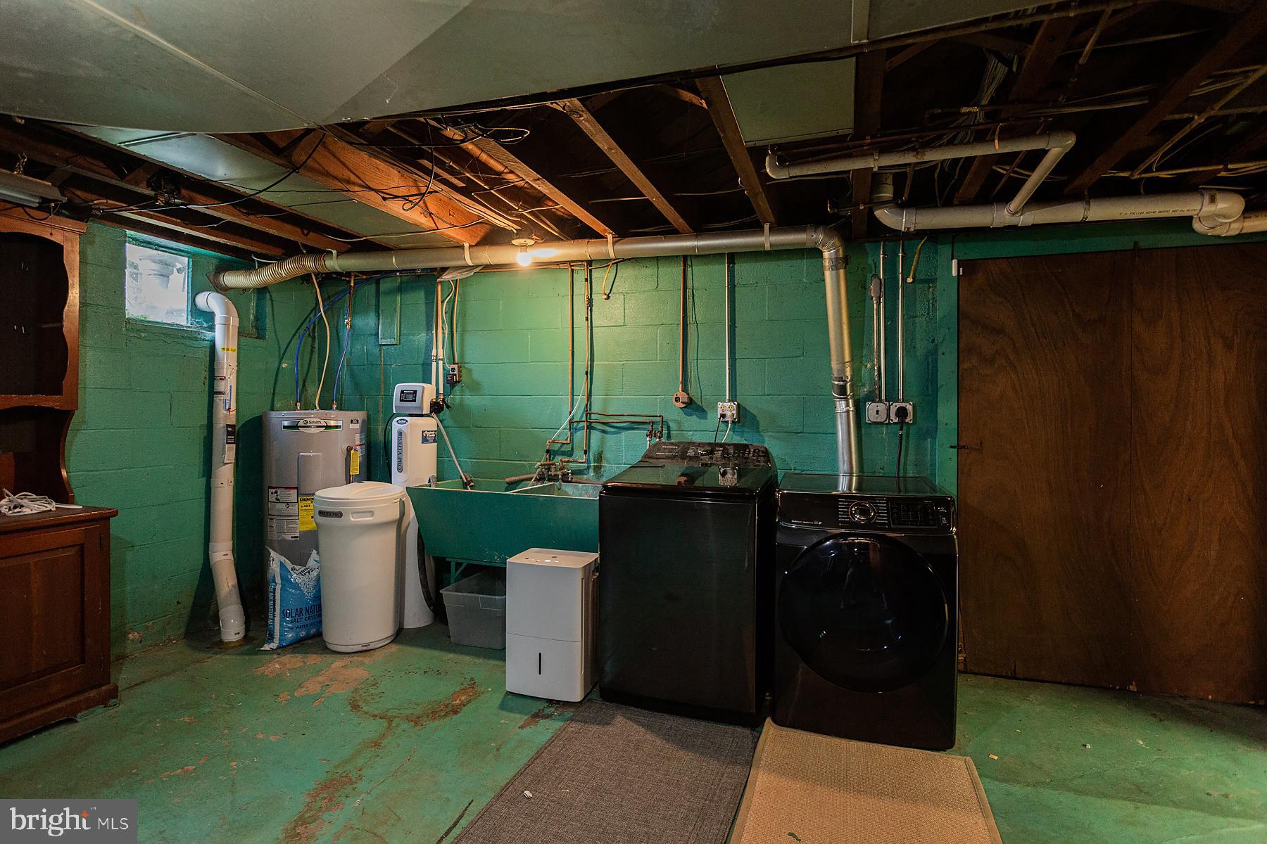 2037 Stone Mill Road Lancaster, PA 17603 - Photo 56 of 72 laundry area