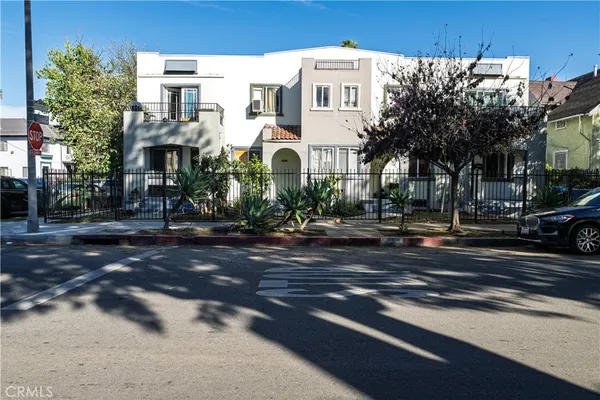 $974,000 | 1500 South Hobart Boulevard, Los Angeles, CA 90006