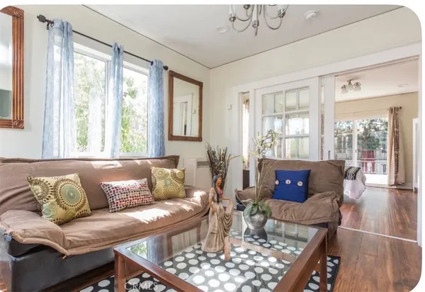 $974,000 | 1500 South Hobart Boulevard, Los Angeles, CA 90006