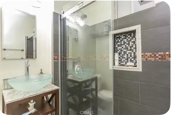$974,000 | 1500 South Hobart Boulevard, Los Angeles, CA 90006