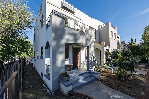 $974,000 | 1500 South Hobart Boulevard, Los Angeles, CA 90006