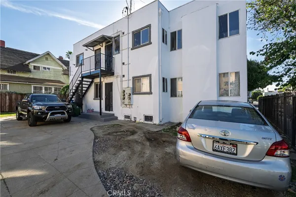 $974,000 | 1500 South Hobart Boulevard, Los Angeles, CA 90006