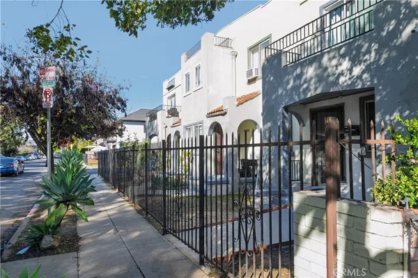 $974,000 | 1500 South Hobart Boulevard, Los Angeles, CA 90006