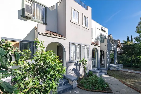 $974,000 | 1500 South Hobart Boulevard, Los Angeles, CA 90006