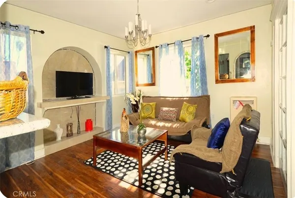 $974,000 | 1500 South Hobart Boulevard, Los Angeles, CA 90006