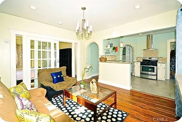 $974,000 | 1500 South Hobart Boulevard, Los Angeles, CA 90006