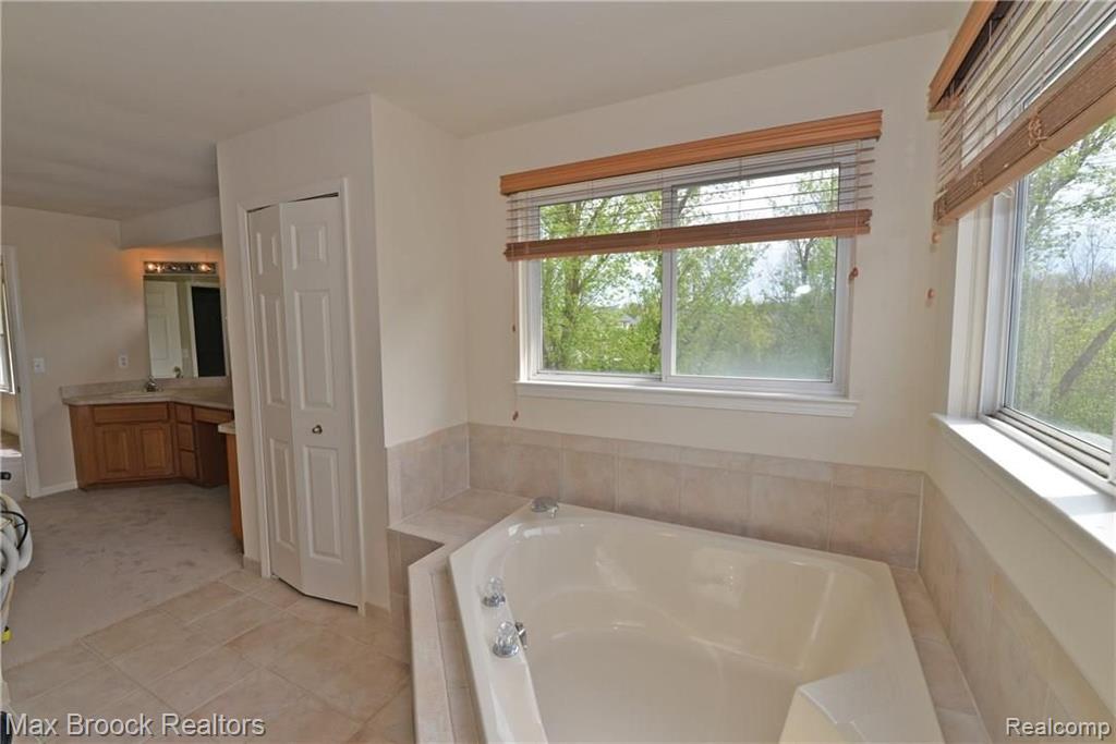 2407 Jackson Drive Rochester Hills, MI 48309 - Photo 34 of 56