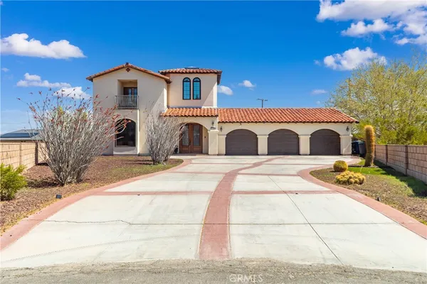 a house view with a outdoor space