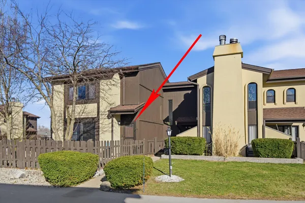 $259,900 | 5270 Somerset Lane South, Unit S, Greenfield, WI 53221