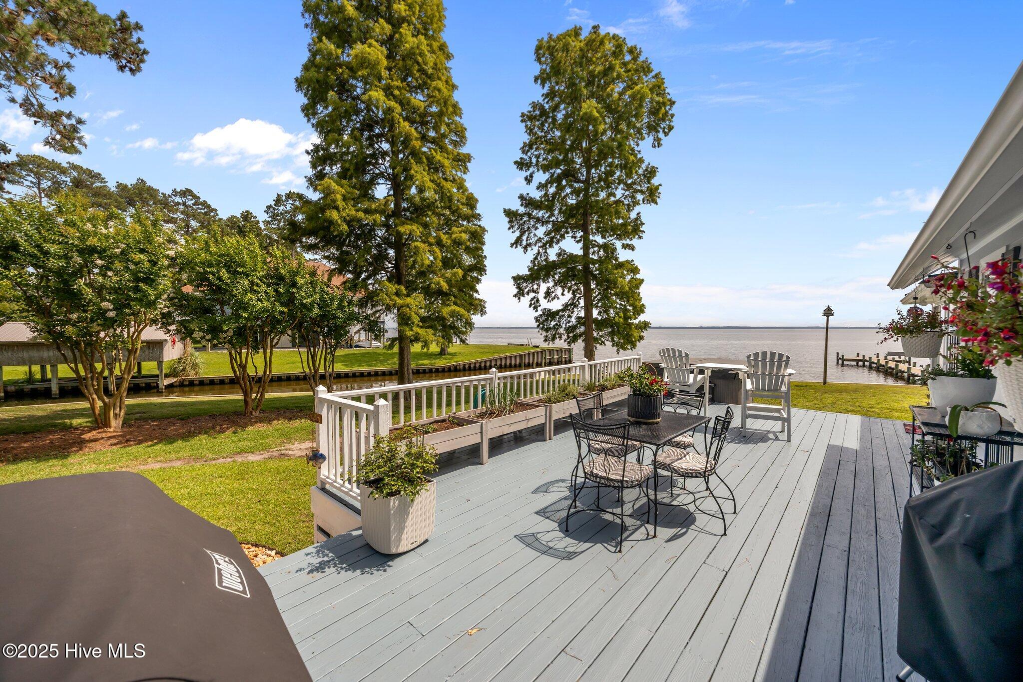 171 Low Tide Road Bath, NC 27808 - Photo 10 of 63 Deck